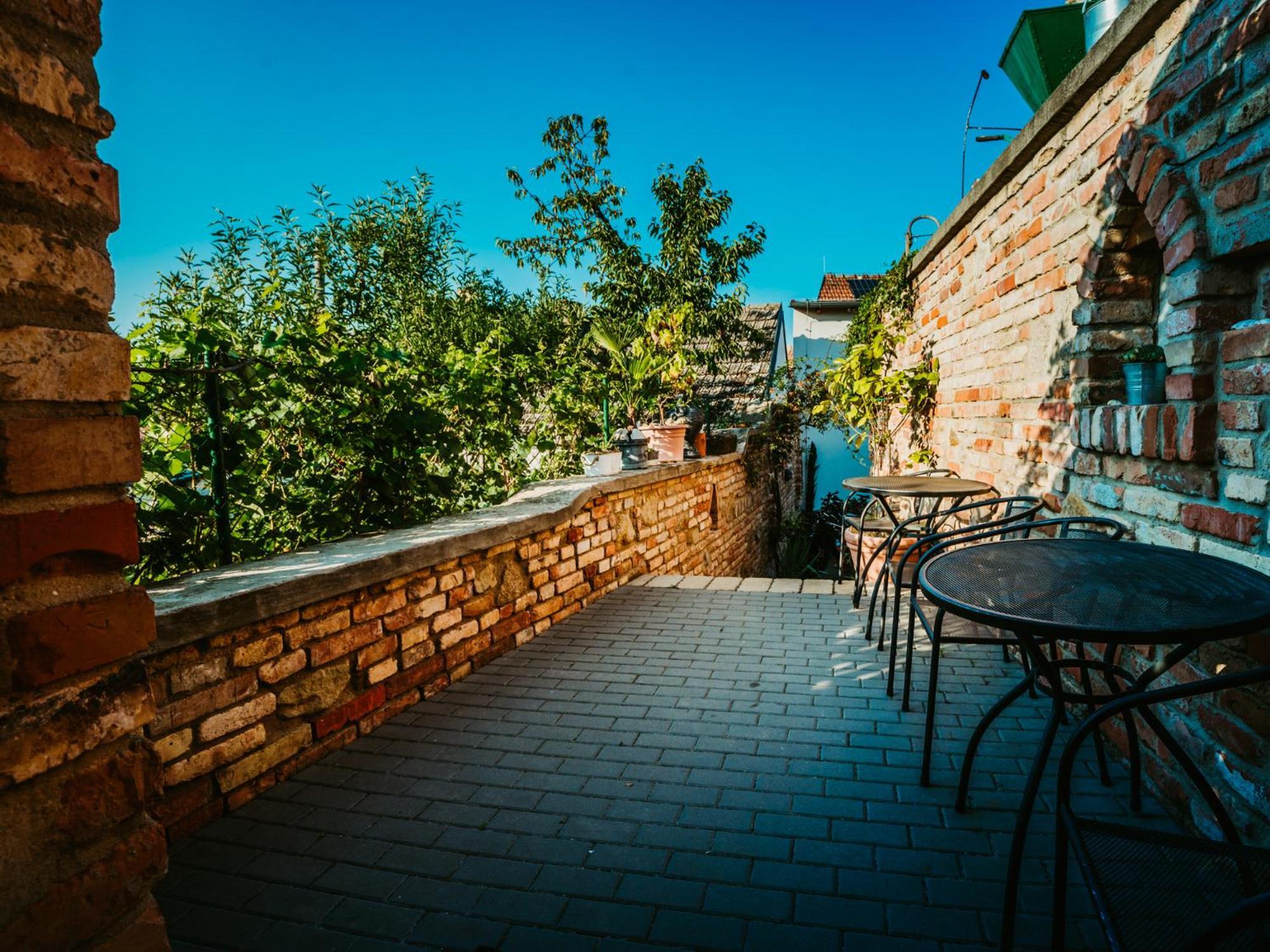 Penzion U Tri Ruzi Vrbice Dış mekan fotoğraf